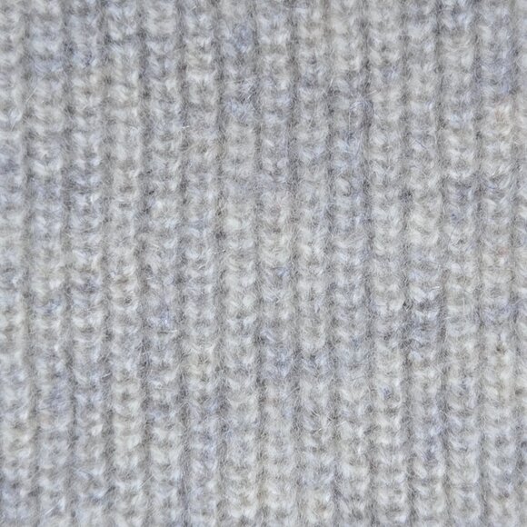 Banana Republic Grey Cashmere Scarf with flared ends - Picture 6 of 9